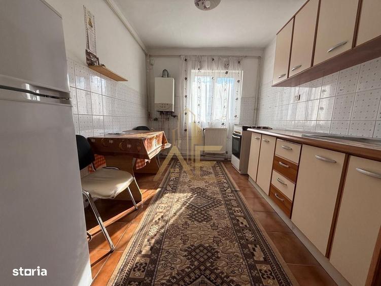 Apartament cu 3 camere decomandat în Nănești