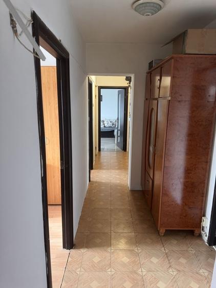 Apartament cu 3 camere decomandat, mobilat în Veteranilor