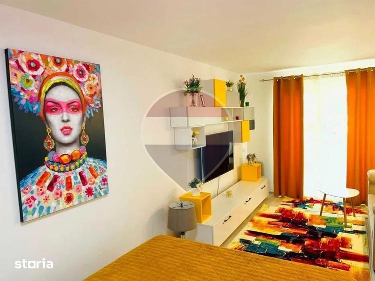 Studio modern Top City CORESI - 1