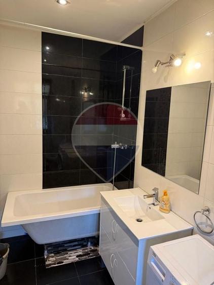 Apartament cu 2 camere decomandat, mobilat în P-ța Mihai Viteazul