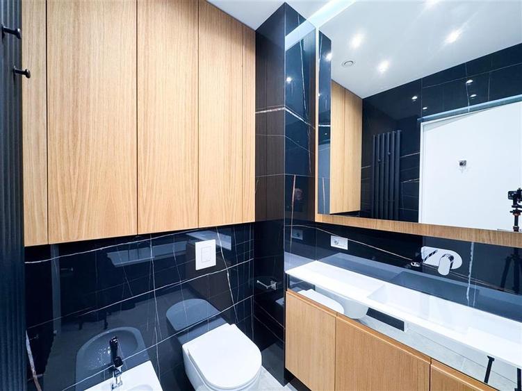 Apartament cu 5 camere decomandat, mobilat în Kiseleff