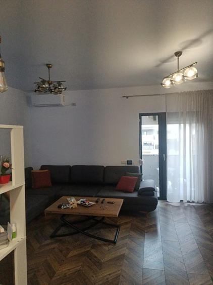 Apartament cu 2 camere semidecomandat, mobilat în Chișoda