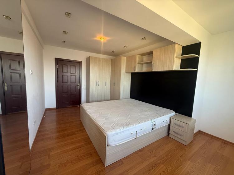 Apartament cu 3 camere decomandat în Tomis Nord
