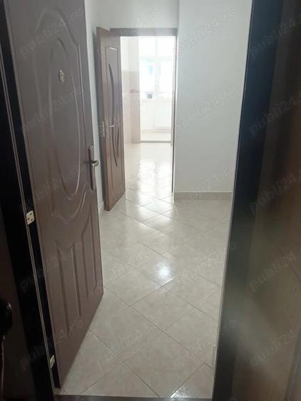 Apartament 2 camere nemobilat, recent renovat, etajul 4, zona bd dacia piatra neamt - 2
