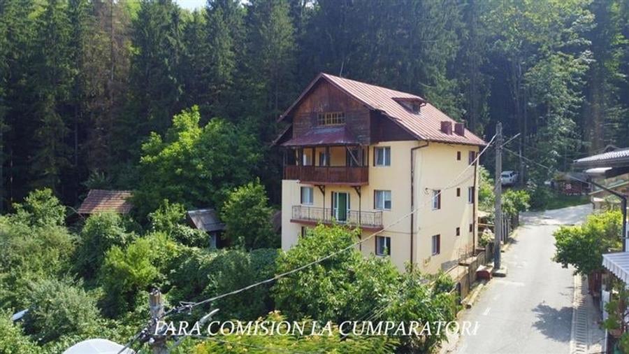 Apartament cu 3 camere decomandat în Sud