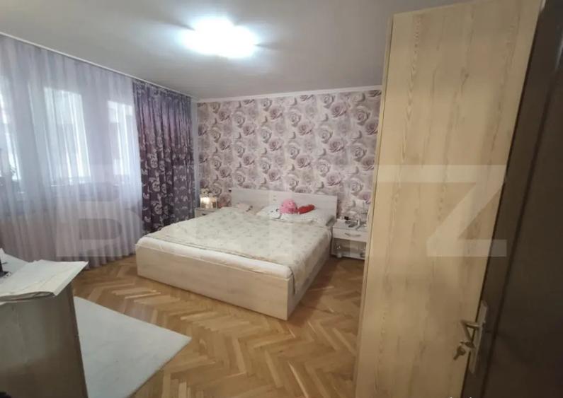 Apartament cu 4 camere decomandat în Decebal