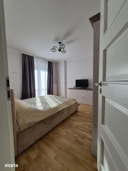 Apartament cu 4 camere decomandat în Central