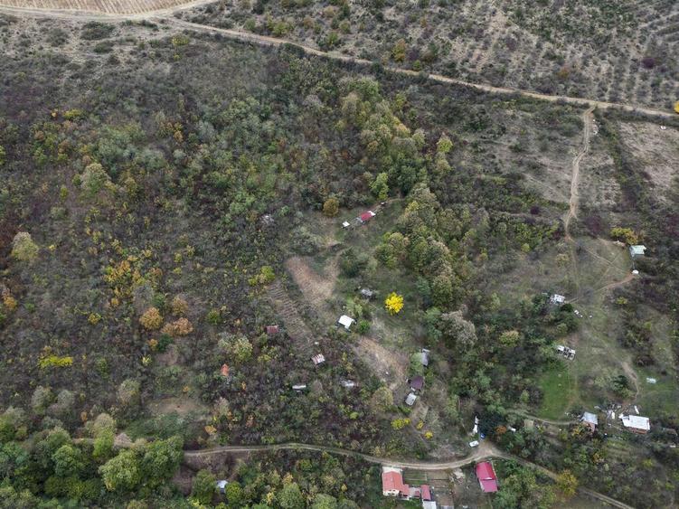 Teren de 18300 mp, în Ghioroc