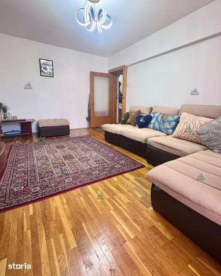 Apartament cu 3 camere decomandat în Central