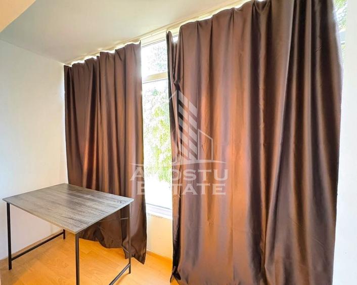 Apartament cu 3 camere decomandat, mobilat în Soarelui