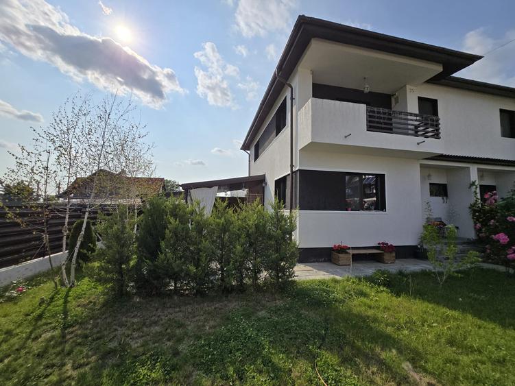 Duplex cu 3 camere cu Teren 250 Mp în Aninoasa
