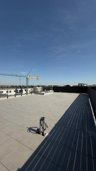 Penthouse cu 5 camere semidecomandat în Pipera