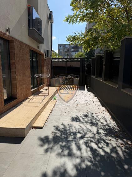 Apartament cu 5 camere decomandat, mobilat în Tomis Plus