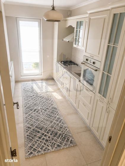 Apartament cu 3 camere decomandat în Central