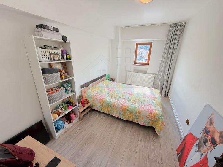 Apartament cu 3 camere decomandat, mobilat în Centrul Civic