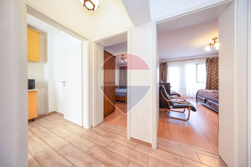 Apartament cu 2 camere decomandat în Tractorul