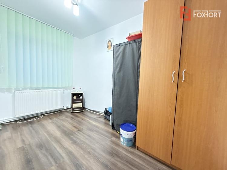 Apartament cu 3 camere decomandat în Lipovei