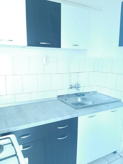 Garsonieră decomandată în Micro 17