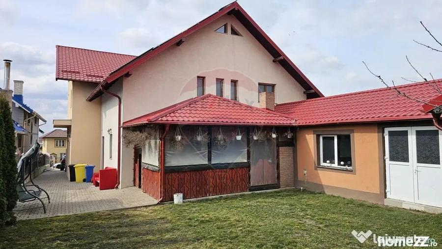 Casă cu 6 camere cu Teren 1000 Mp în Sfântu Ilie