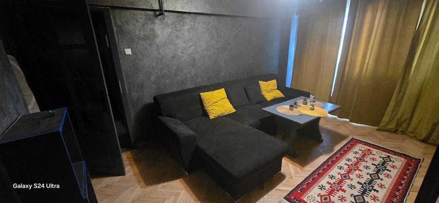 Apartament cu 3 camere decomandat în Central