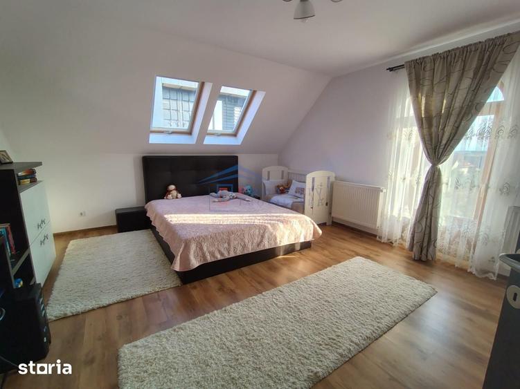 Casă cu 7 camere cu Teren 800 Mp în Șcheia