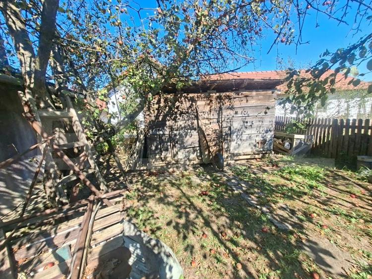 Casă cu Teren 885 Mp în Văleni