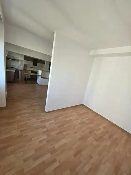 Apartament cu 3 camere decomandat în Pantelimon