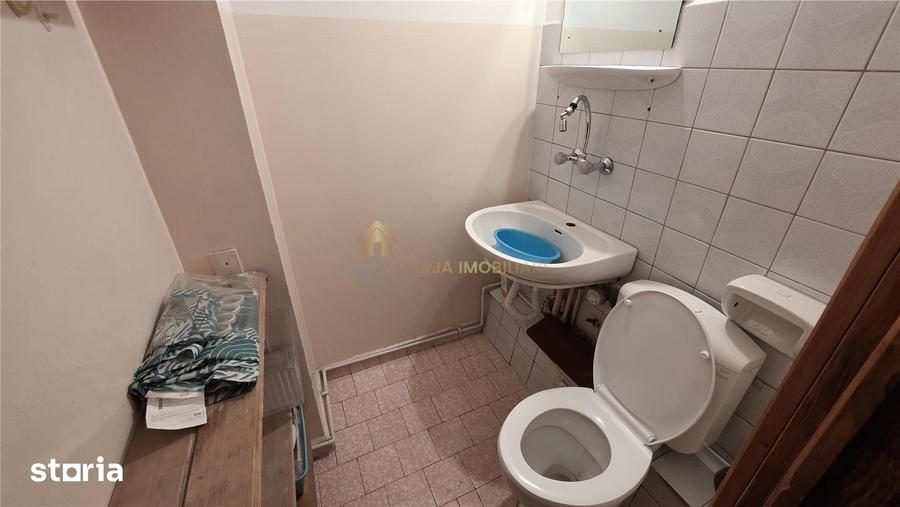 Apartament cu 3 camere decomandat, mobilat în Plopilor