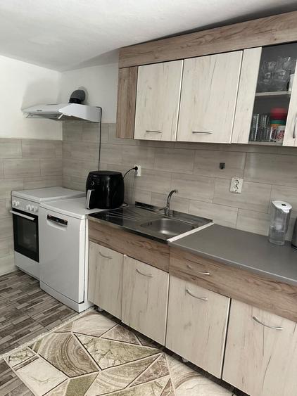 Apartament cu 3 camere decomandat în Exterior Vest