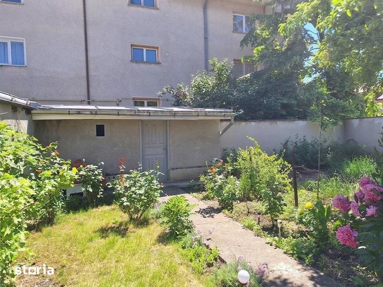 Casă cu 6 camere cu Teren 200 Mp în Ultracentral