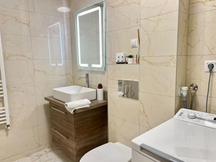 Apartament cu 2 camere semidecomandat, mobilat în Dâmbul Rotund