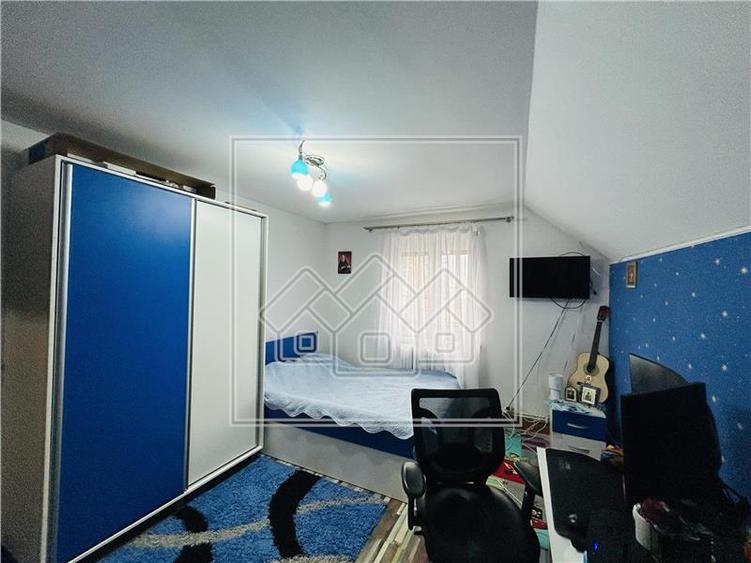 Casă individuală cu 5 camere cu Canalizare în Piața Cluj