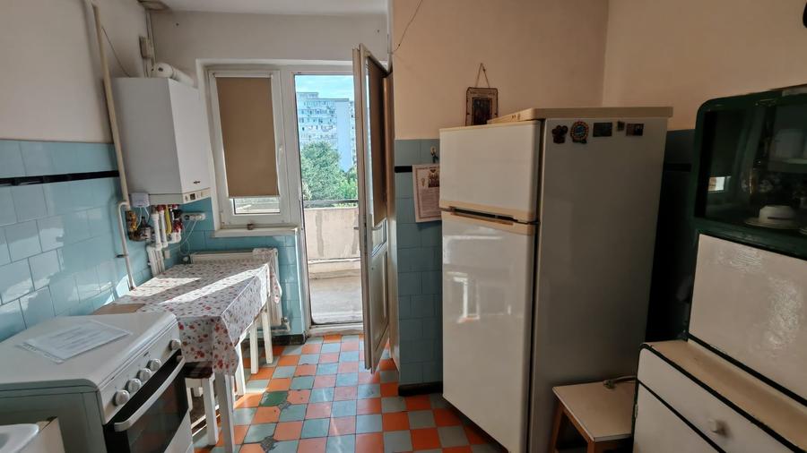 Apartament cu 4 camere decomandat în Mazepa 1