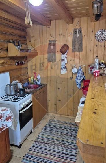 Casă cu 3 camere cu Teren 863 Mp în Dolhești