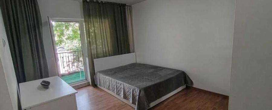 Apartament cu 3 camere decomandat, mobilat în Sebastian