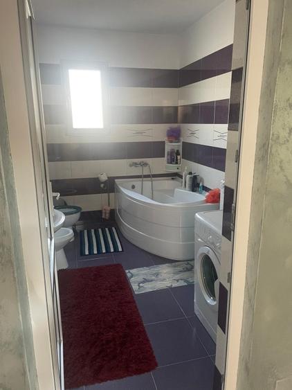 Casă individuală cu 5 camere cu Teren 800 Mp în Vest