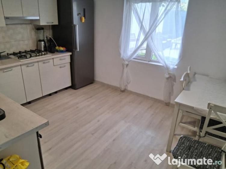 Casă cu 7 camere cu Teren 863 Mp în Brestei