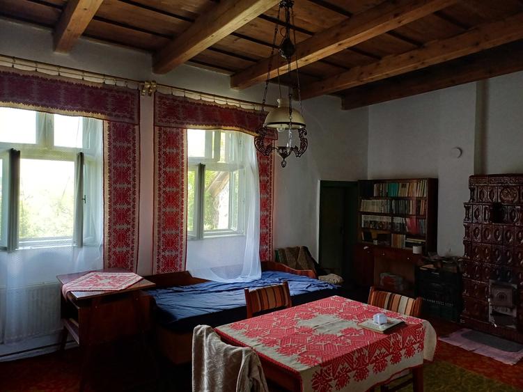 Casă cu 4 camere în Vânători
