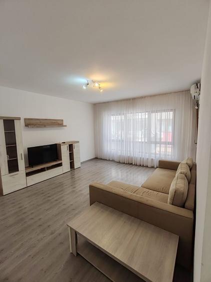 Apartament cu 3 camere decomandat, mobilat în Metalurgiei