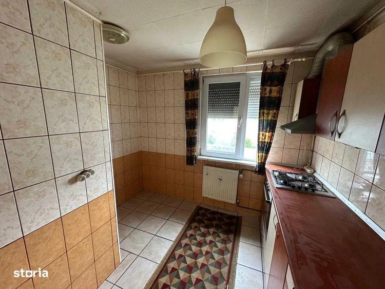 Apartament cu 3 camere decomandat, mobilat în Giurgiului