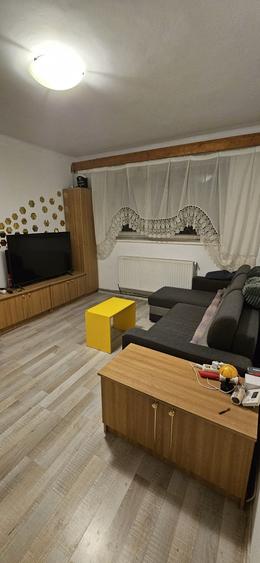 Apartament cu 2 camere semidecomandat în Drumul Carului