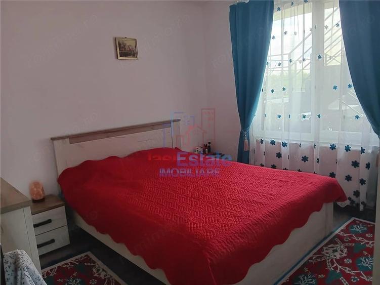 Casă cu Teren 1200 Mp în Filiași