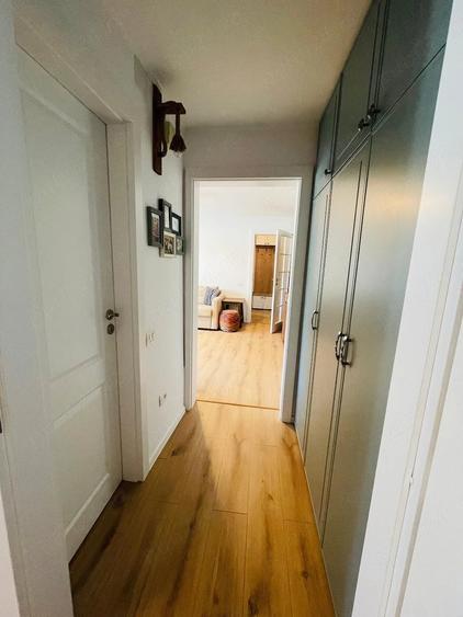 Apartament cu 2 camere semidecomandat în Girocului
