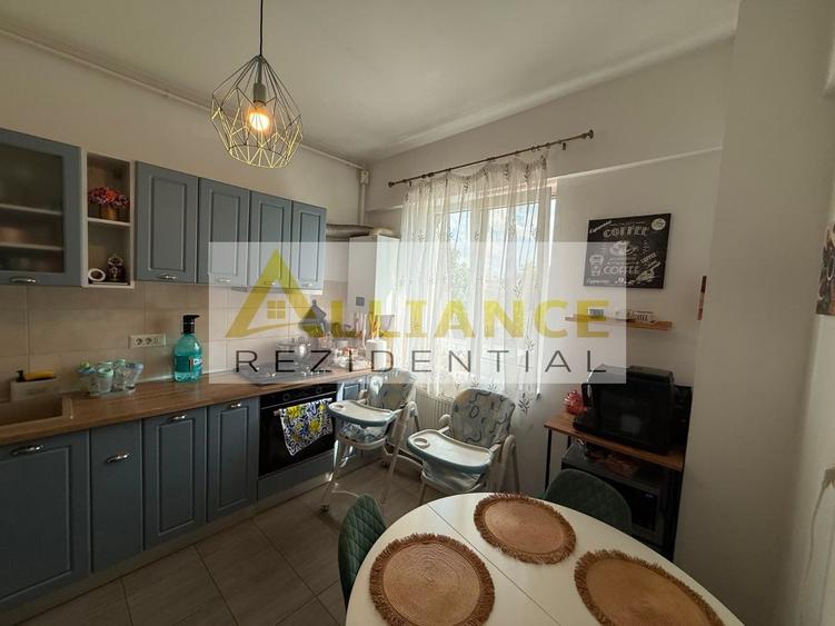 Apartament cu 2 camere decomandat, mobilat în Central