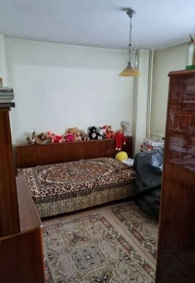 Apartament cu 4 camere decomandat în Lacul Tei