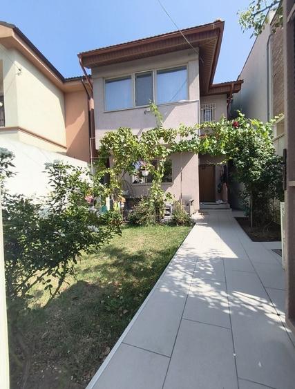 Casă individuală cu 3 camere cu Canalizare în Coiciu