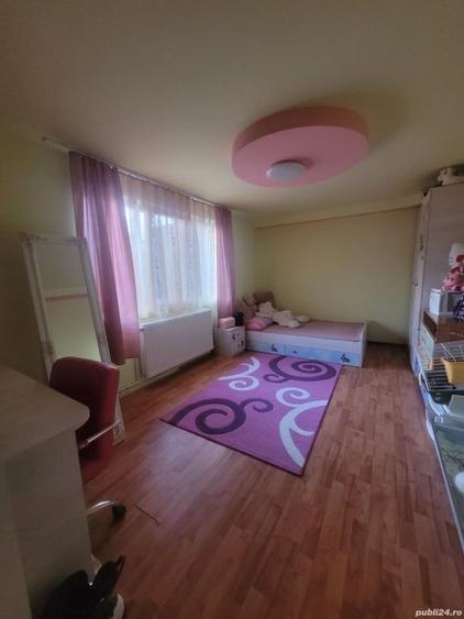 Casă individuală cu 5 camere cu Piscina în Sud-Est