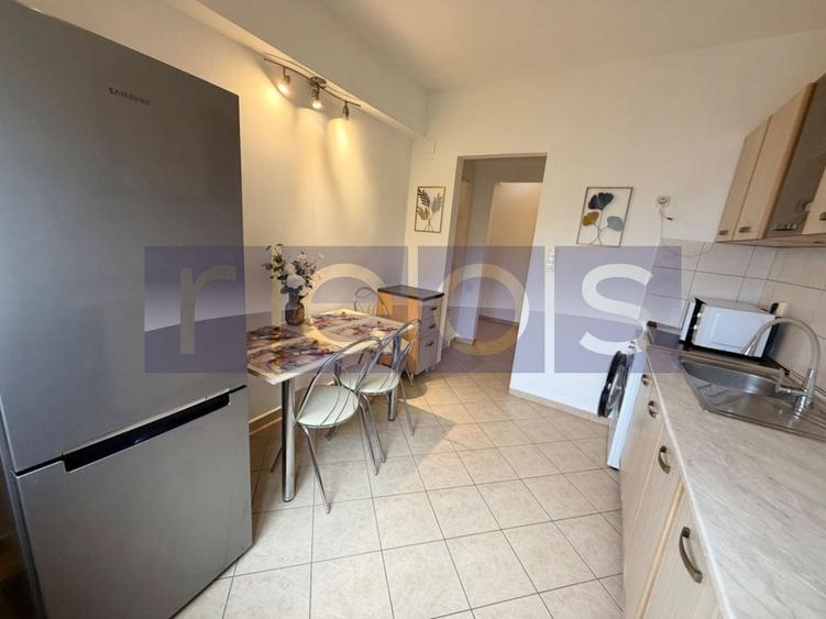 Apartament cu 2 camere decomandat, mobilat în P-ța Amzei