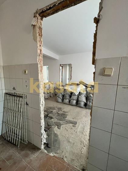 Apartament cu 3 camere decomandat în Dacia