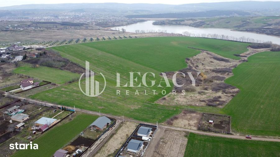 Teren de 1700 mp, în Miroslava